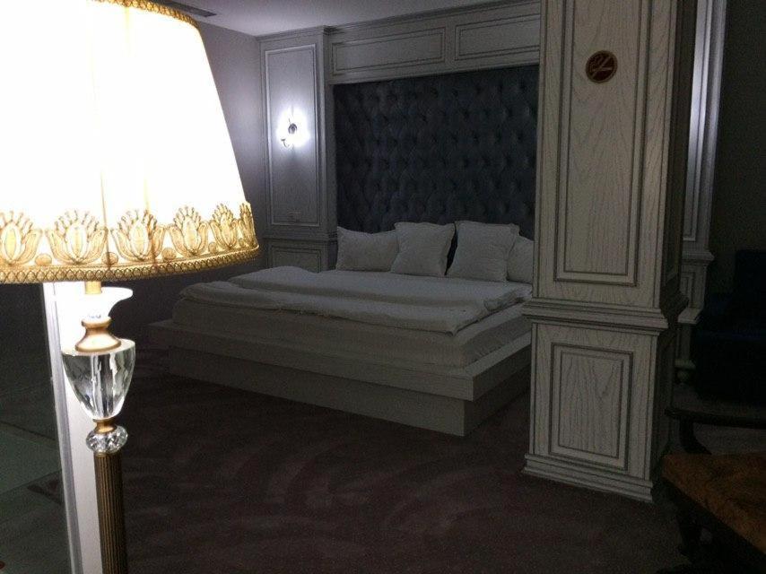 Shedevr Plaza Hotell Namangan Exteriör bild