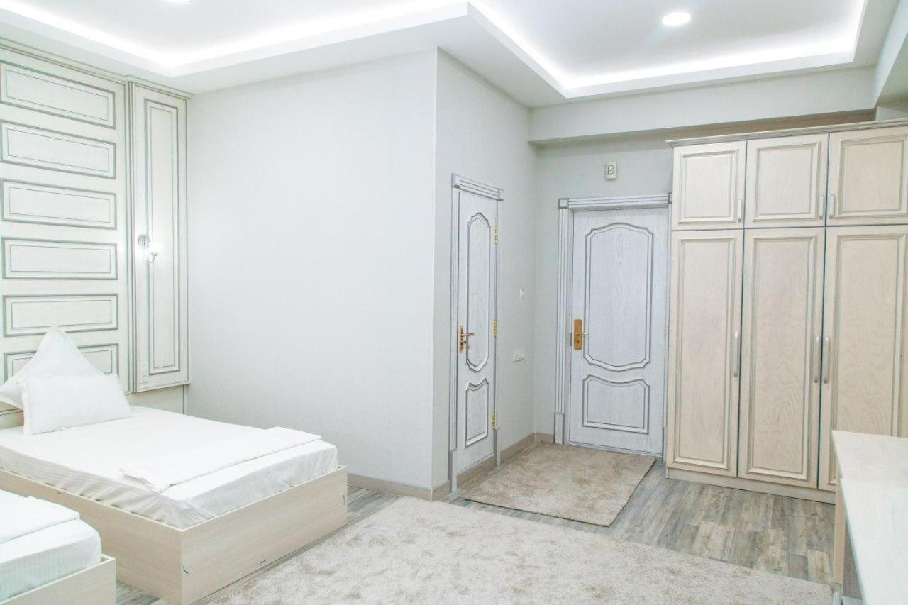 Shedevr Plaza Hotell Namangan Exteriör bild
