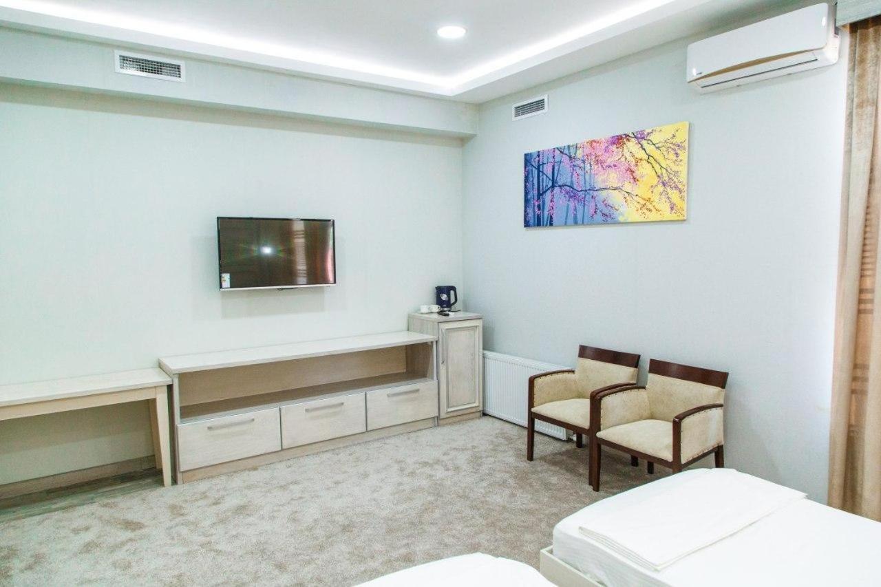 Shedevr Plaza Hotell Namangan Exteriör bild