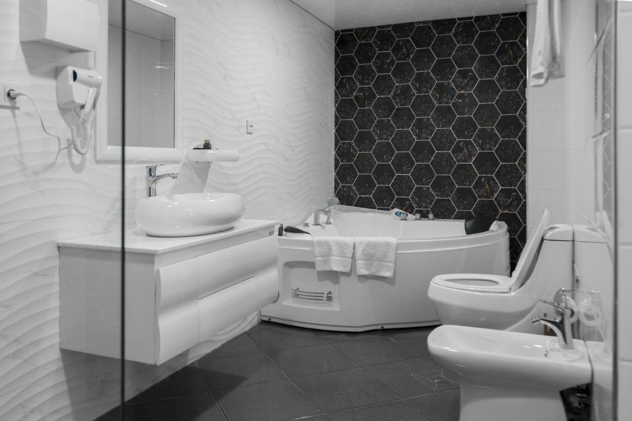 Shedevr Plaza Hotell Namangan Exteriör bild