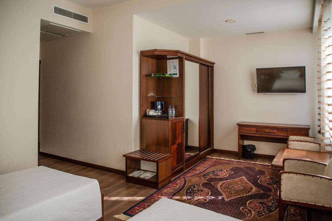 Shedevr Plaza Hotell Namangan Exteriör bild